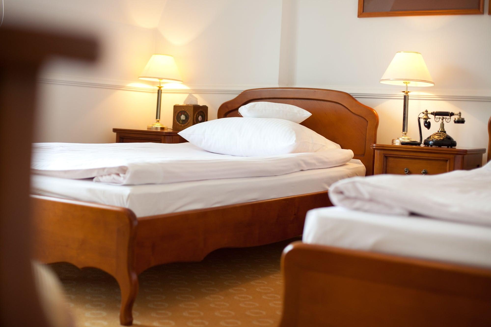שצ'קלארסקה פוראובה Hotel Szrenicowy Dwor מראה חיצוני תמונה