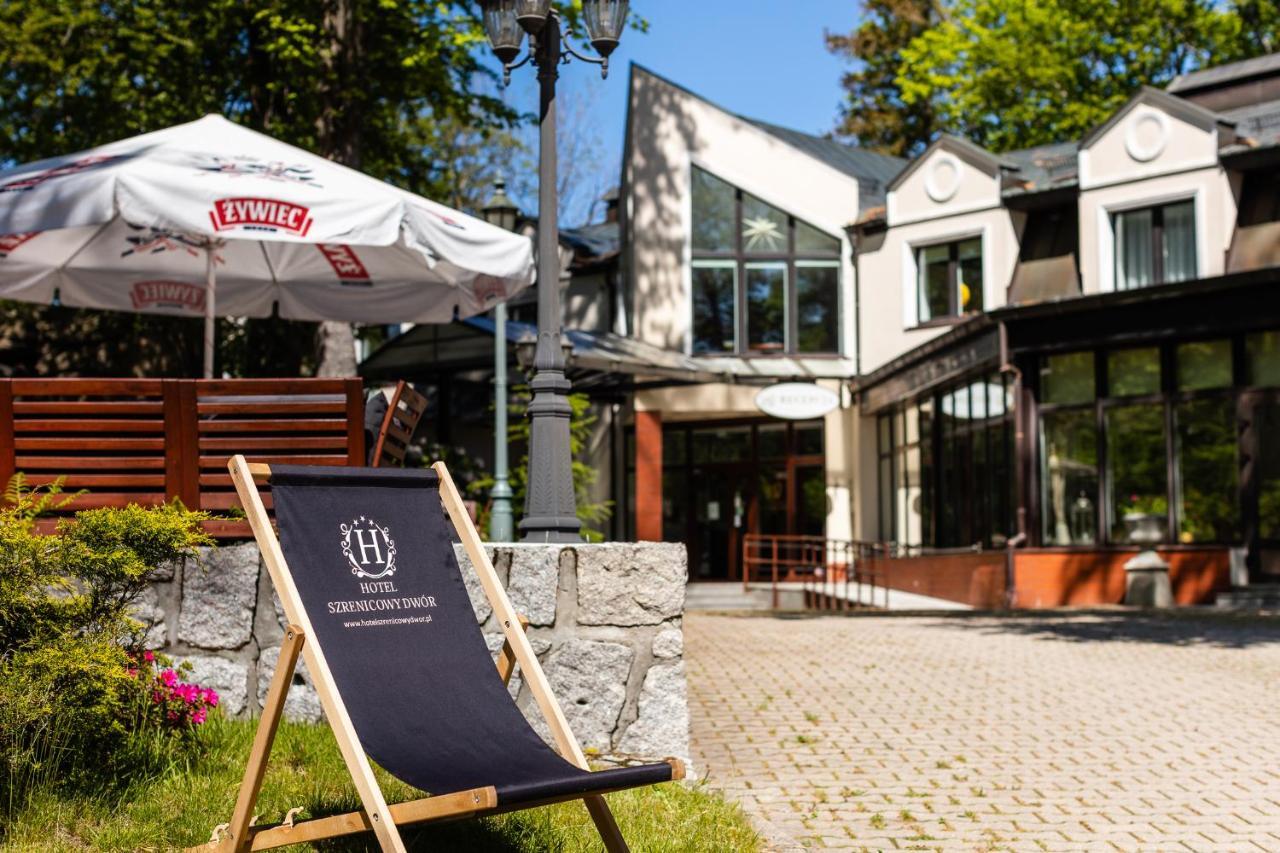 שצ'קלארסקה פוראובה Hotel Szrenicowy Dwor מראה חיצוני תמונה