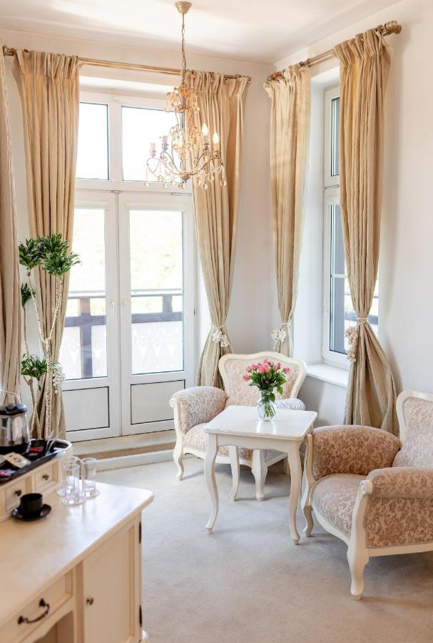 שצ'קלארסקה פוראובה Hotel Szrenicowy Dwor מראה חיצוני תמונה