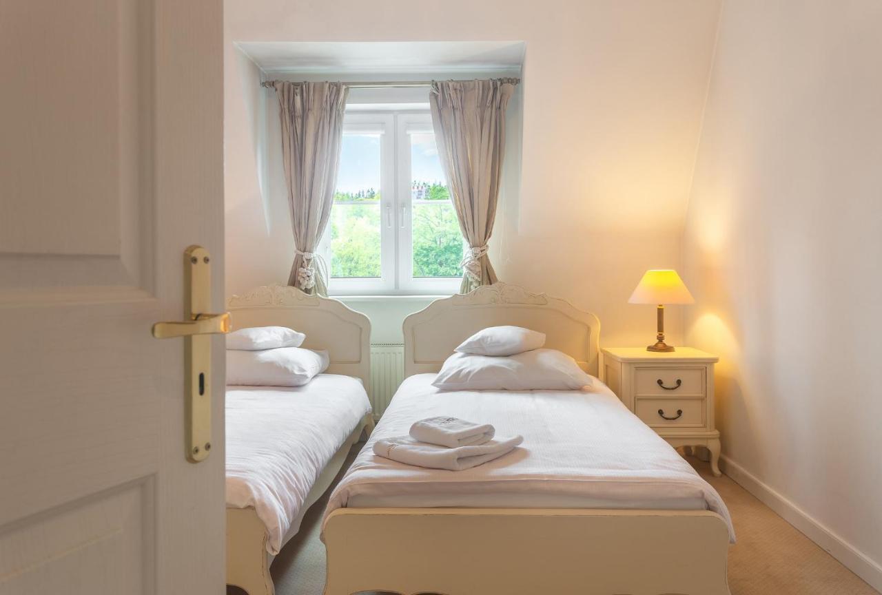 שצ'קלארסקה פוראובה Hotel Szrenicowy Dwor מראה חיצוני תמונה