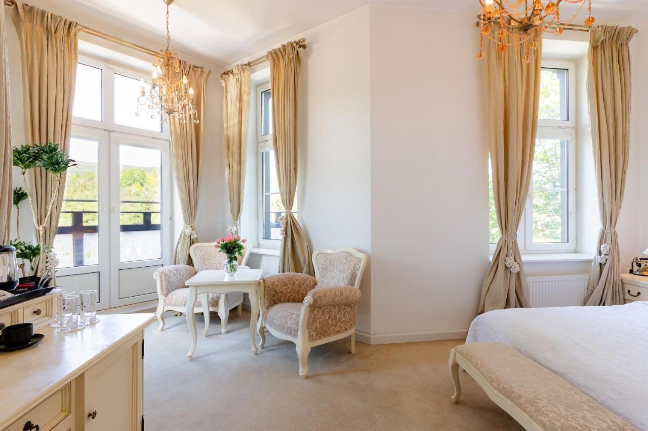 שצ'קלארסקה פוראובה Hotel Szrenicowy Dwor מראה חיצוני תמונה
